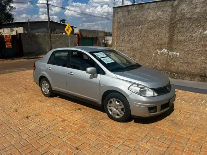 Nissan Tiida Sedan 1.8 16V Flex Fuel 4P 2012