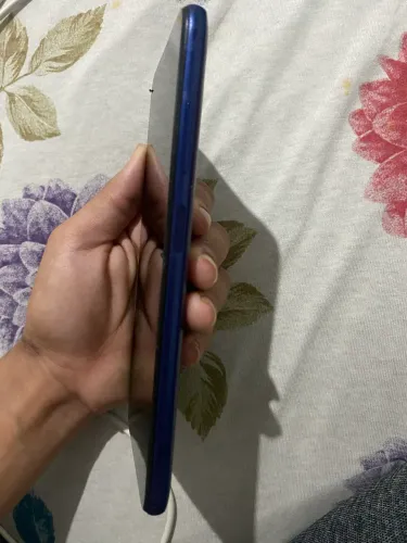 Celular 4 meses de uso nunca foi trocada a tela nunca foi aberto