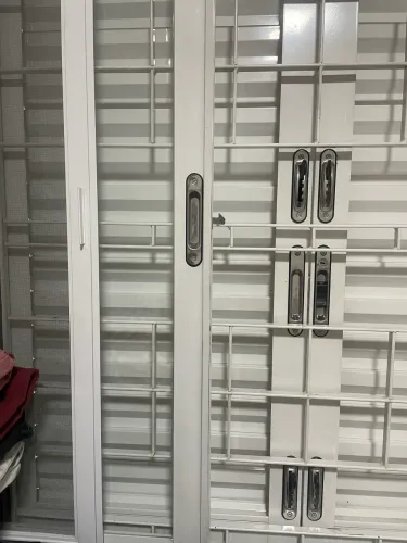  VENDO JANELA