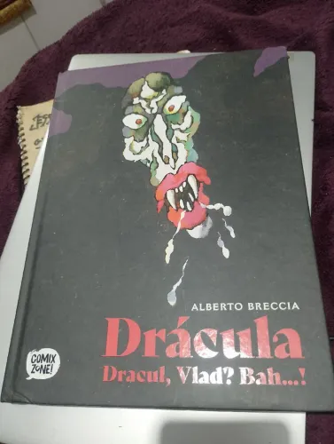 Livro- Drácula de Alberto Breccia (quadrinho)