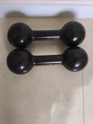 Vendo halteres (par) 7kg emborrachado. Valor R$ 100.