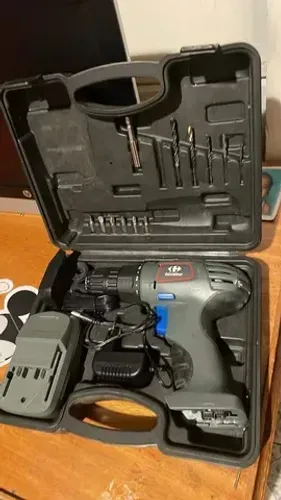 Parafusadeira com maleta usada 14V