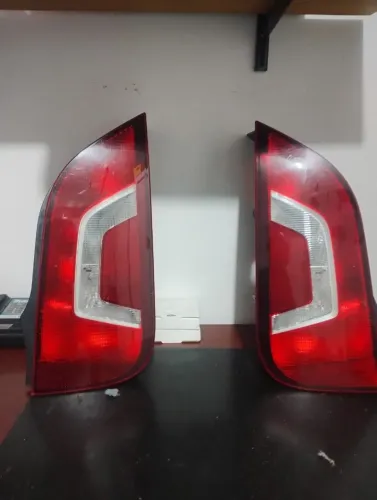 Par de lanternas originais Valeo, Volkswagen UP 2014