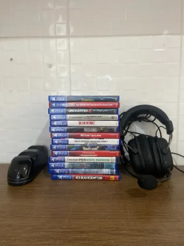 Lote 14 Jogos + Headset + Carregador de Controle PS4