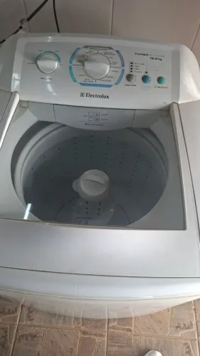Máquina de lavar Eletrolux Econômica 12Kg.