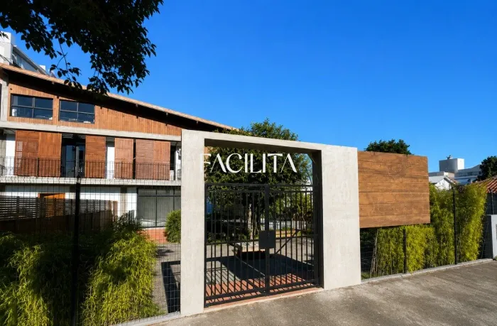 Casa comercial para locação no bairro Rio Tavares, Florianópolis.
