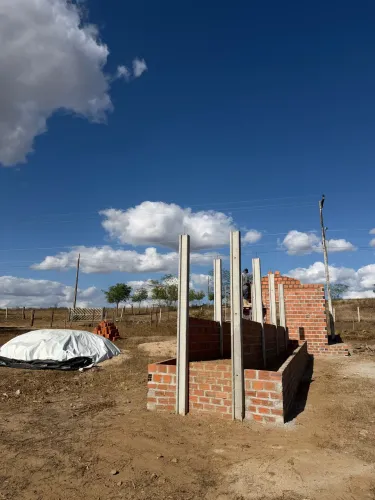 Venda de um lote em um condomínio de luxo Canions Residence Marina