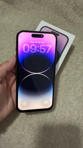 iPhone 14 Pro roxo