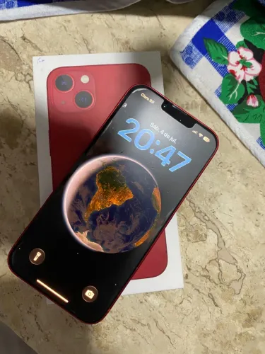 iPhone 13 256GB Red