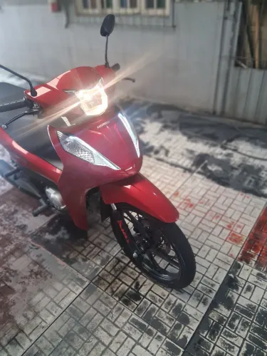 Moto com apenas 1 ano de uso