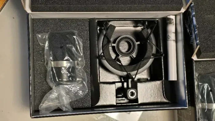 2 microfones Neumann TLM 102