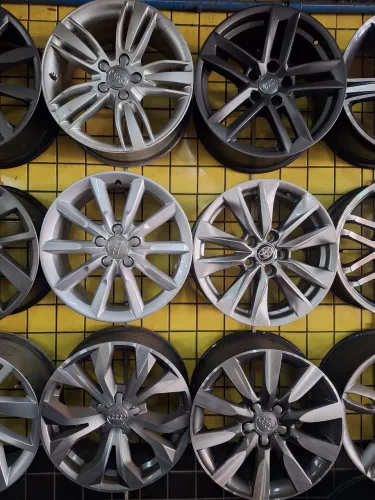 Jogo rodas 17 Audi A3 Q3 A4 Golf Passat Jetta seminovas original 6 modelos a escolher