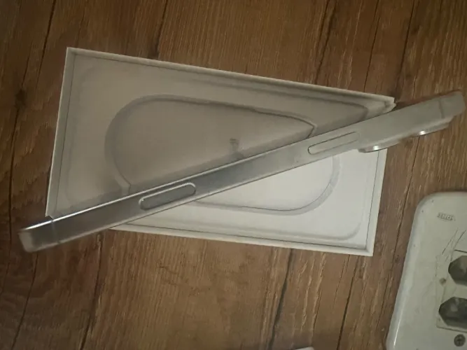 Vendo ou troco celular iPhone 16 pro Max 256