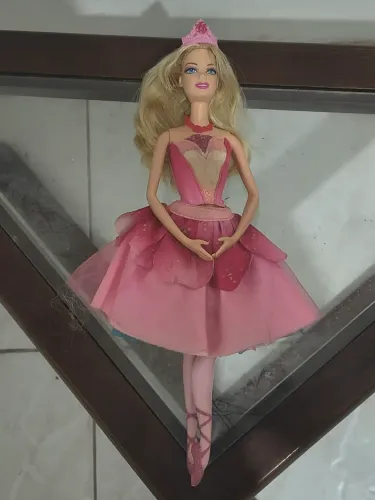 Boneca Barbie e as sapatilhas mágicas Mattel 