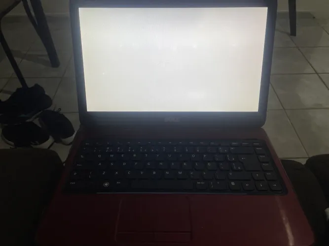 Notebook Dell funcionando, defeito apenas na tela- peças boas