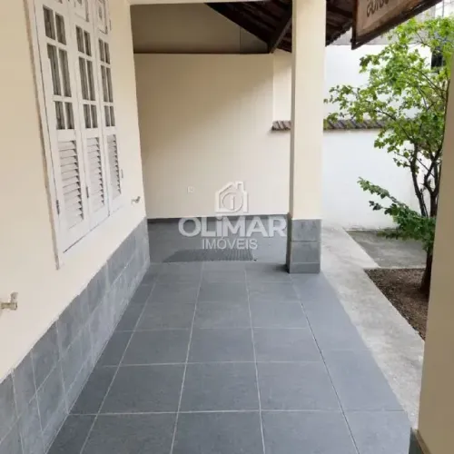 Imóvel para aluguel tem 118 metros quadrados com 4 quartos em Vila Iara - São Gonçalo - RJ