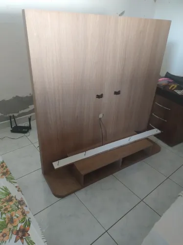 Painel em MDF para tv até 55", medindo 1,33 x 1,30 m