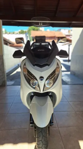Maxsym 400i 2024 sem nenhum detalhe
