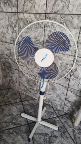 Ventilador de pé