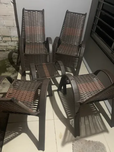 Jogo de cadeiras com centro 
