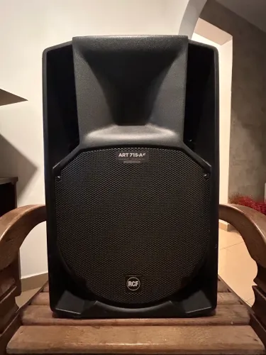 Caixa ativa 1400w RMS RCF ART715A mk4