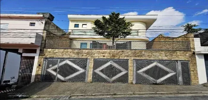 Casa para Locação na Penha 300 m² | 4 Dormitórios | 9 Vagas Cobertas