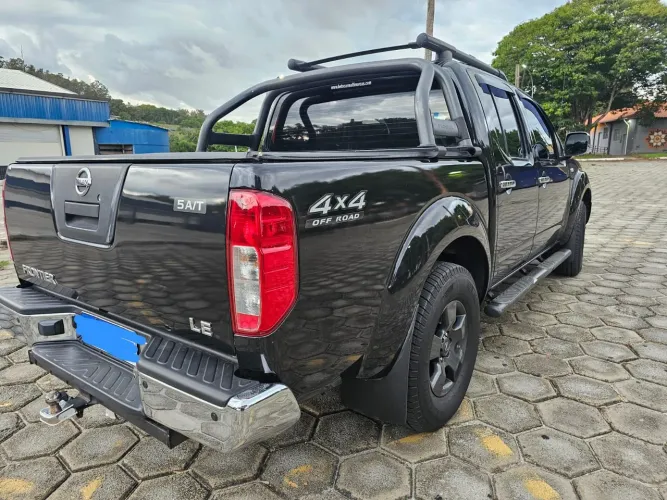 Nissan Frontier LE CD 4X4 2.5 TB Diesel Aut. 2011