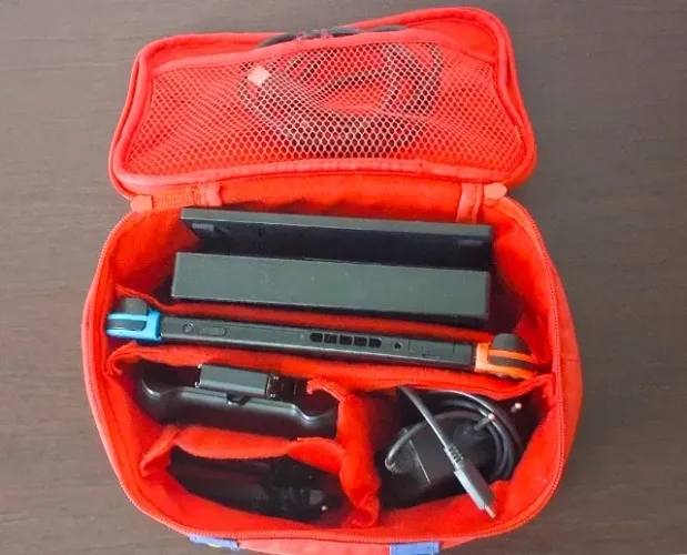 NINTENDO SWITCH V2+CARREGADOR+HDMI+CARTÃO 125GB+SUPORTE TV+SUPORTE CONTROLE+CASE+JOGOS!