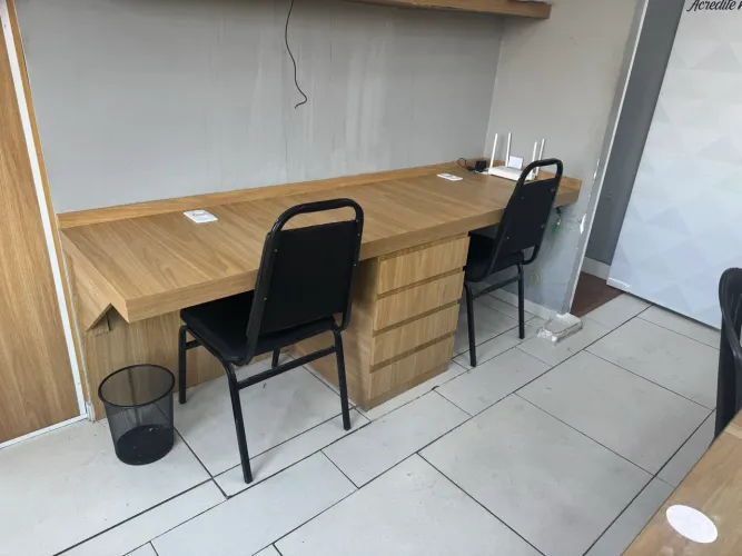 Bancadas para escritório com 2 lugares e 4 gavetas madeirado frejo