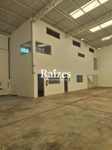 Imóvel Comercial Estratégico galpão com 325 m² em Avenida de Alto Fluxo