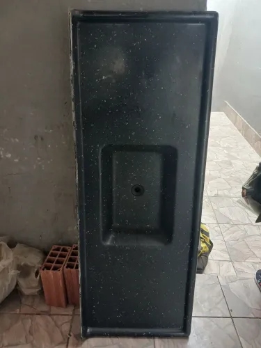 Vendo uma pia de cozinha granito sintético