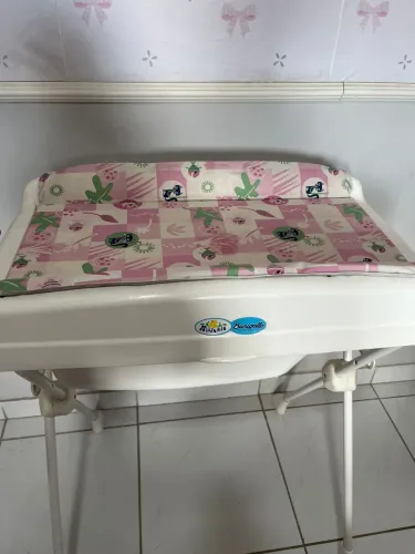 Banheira Burigotto com suporte e trocador