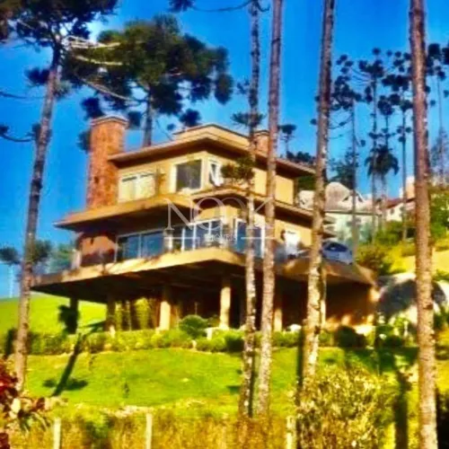 Casa à Venda em Gramado no Alphaville | 335 m² de Conforto e Sofisticação