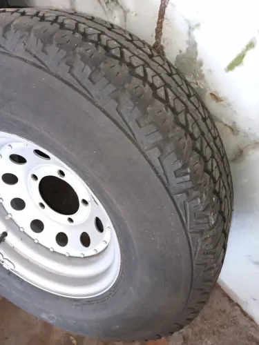 Rodas e pneus Ford F100 3000 $