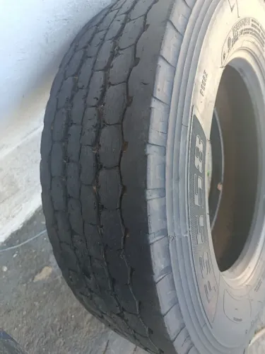 Pneu de Mercedinha