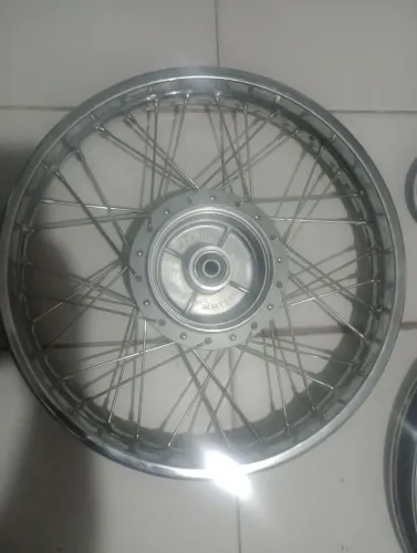 Vende se par de rodas da Cg 150 Fan com o cubo e rolamentos