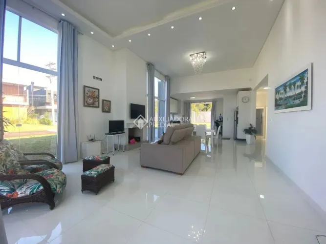 Casa à venda no condomínio Horizontal Costa Serena em Capão Novo