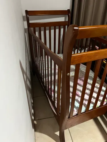 Berço de Madeira Maciça 
