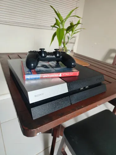 Playstation 4 FAT 500gb em EXCELENTE estado de conservação.