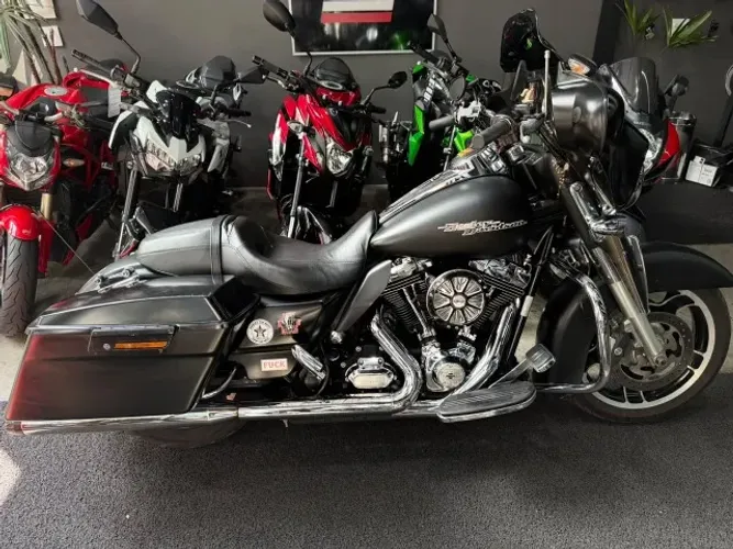 HARLEY-DAVIDSON STREET GLIDE 2012 - Revisada - CAMSERVICE - Com acessórios