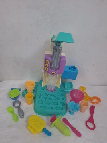 Combo sorveteria Playdooh com massinha 