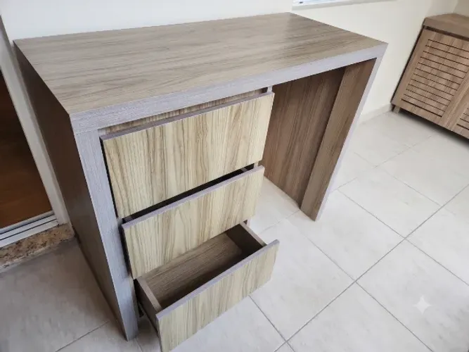 Balcão Gourmet Moderno 1,10m - 3 Gavetas e Espaço para Adega/Cervejeira
