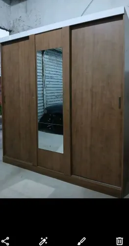 Vendo guarda roupa no valor de 750 reais com entrega e montagem