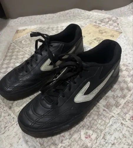 Chuteira de Futsal Dominator LT 3