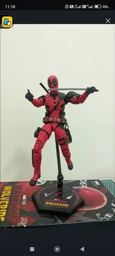 Deadpool Action Figure - Marvel