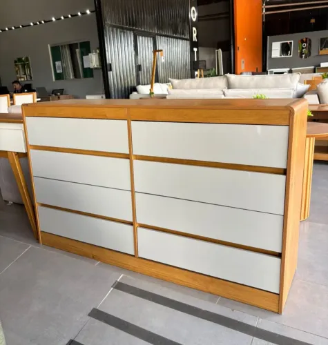 Cômoda 100% MDF com 8 gavetas 