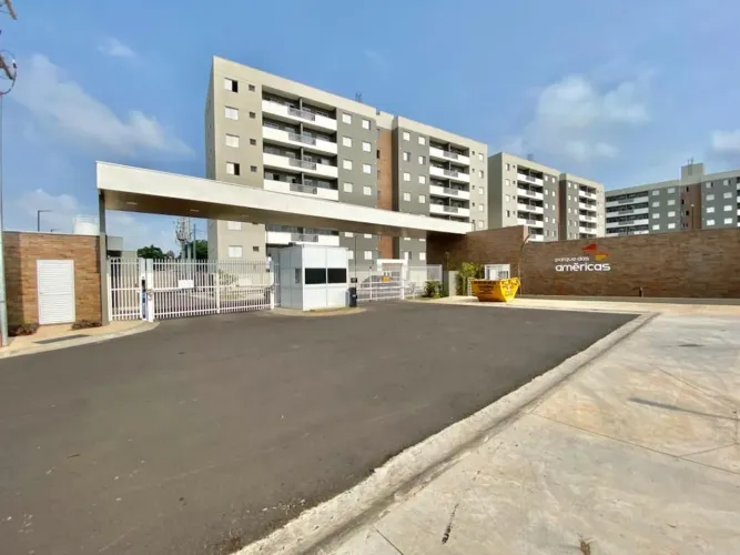 Apartamento à Venda no Jóquei Clube Marília/SP | 2 Dormitórios (1 Suíte) com Sacada