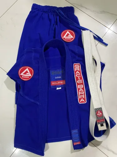 Kimono gracie Barra 5 a 6 anos mais faixa branca