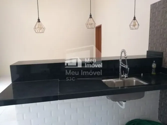 LUC Aluga Casa Térrea Nova - 110m² - 3 Quartos (1 Suíte) Área Gourmet - Vila Branca Jacar