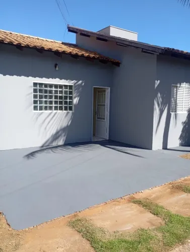 Casa na nova Campo Grande, 2 quartos ( sendo uma suíte)